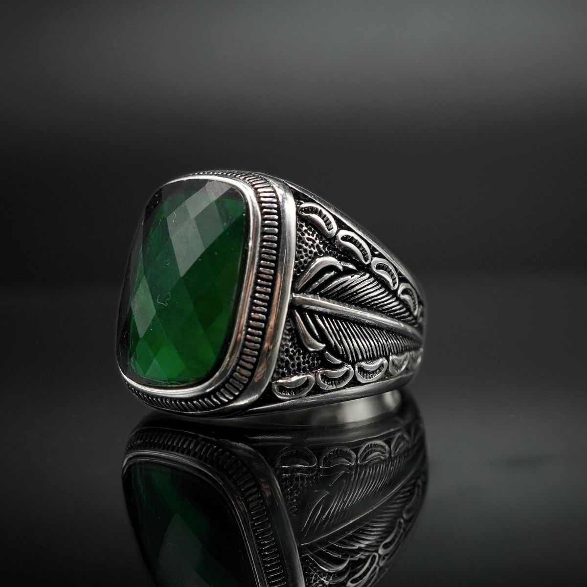 GREEN RING FOR MEN IN SILVER