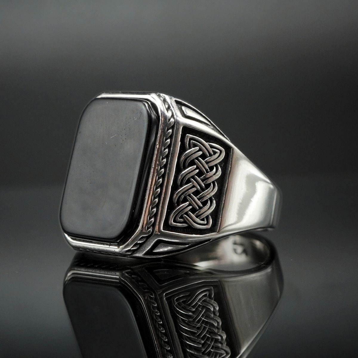 BLACK ONYX GEMSTONE HANDMADE RING FOR MEN IN SILVER