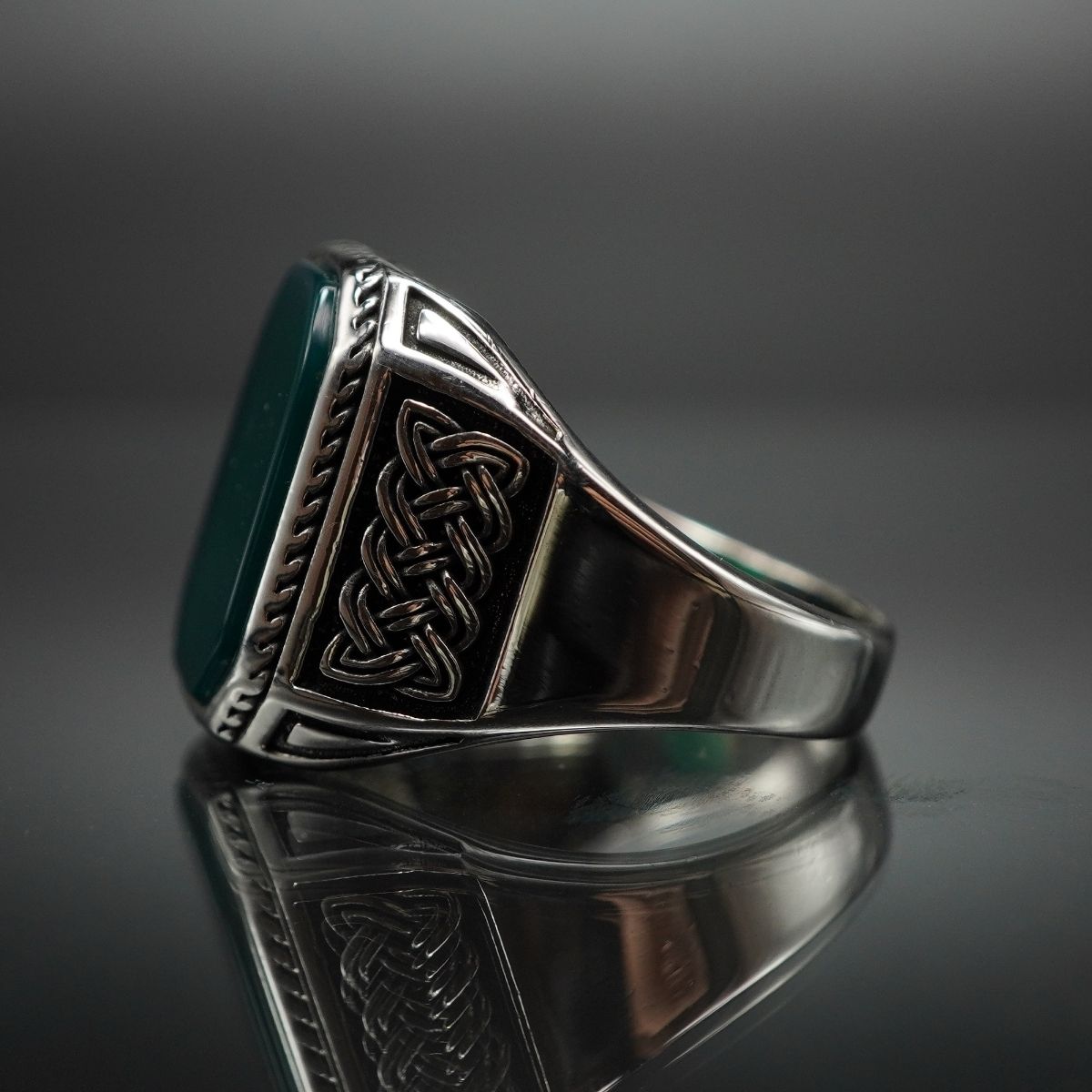 GREEN AGATE GEMSTONE HANDMADE RING FOR MEN IN SILVER