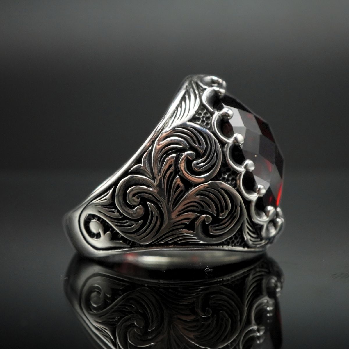 HANDENGRAVED SILVER MEN RING IN RUBY