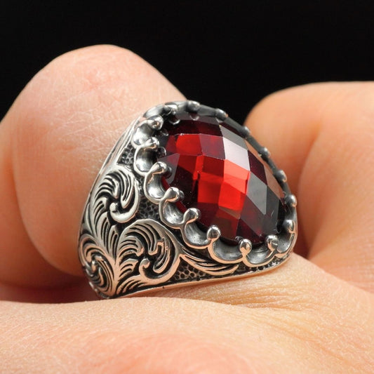 HANDENGRAVED SILVER MEN RING IN RUBY