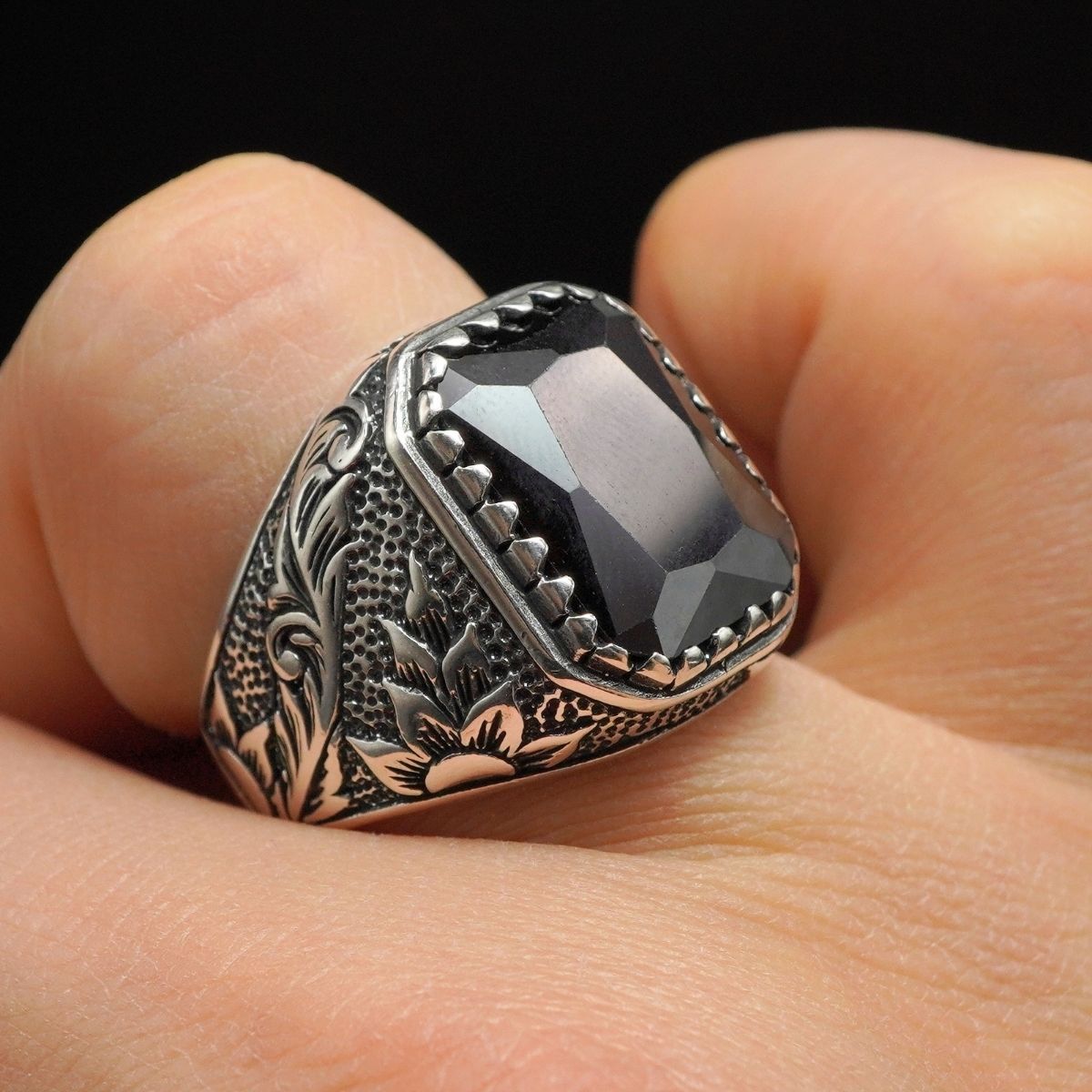 MEN HANDMADE SILVER RING IN BLACK ONYX