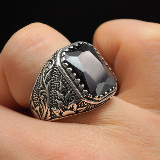 MEN HANDMADE SILVER RING IN BLACK ONYX