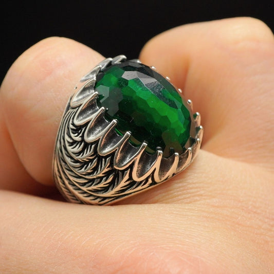 MEN SILVER RING IN EMERALD