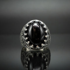 HANDENGRAVED SILVER MEN CLASSIC RING IN BLACK ONYX