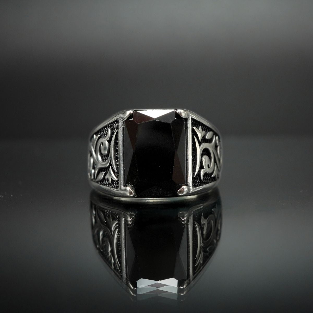 SILVER RING FOR MEN IN ONYX GEMSTONE