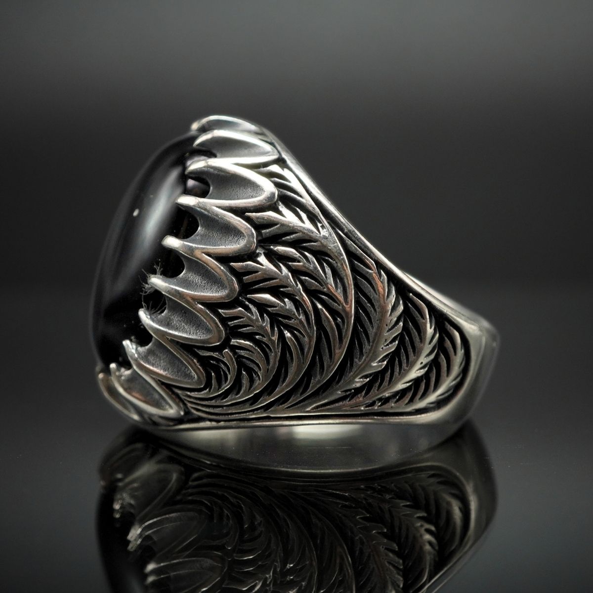 MEN SILVER RING IN BLACK ONYX