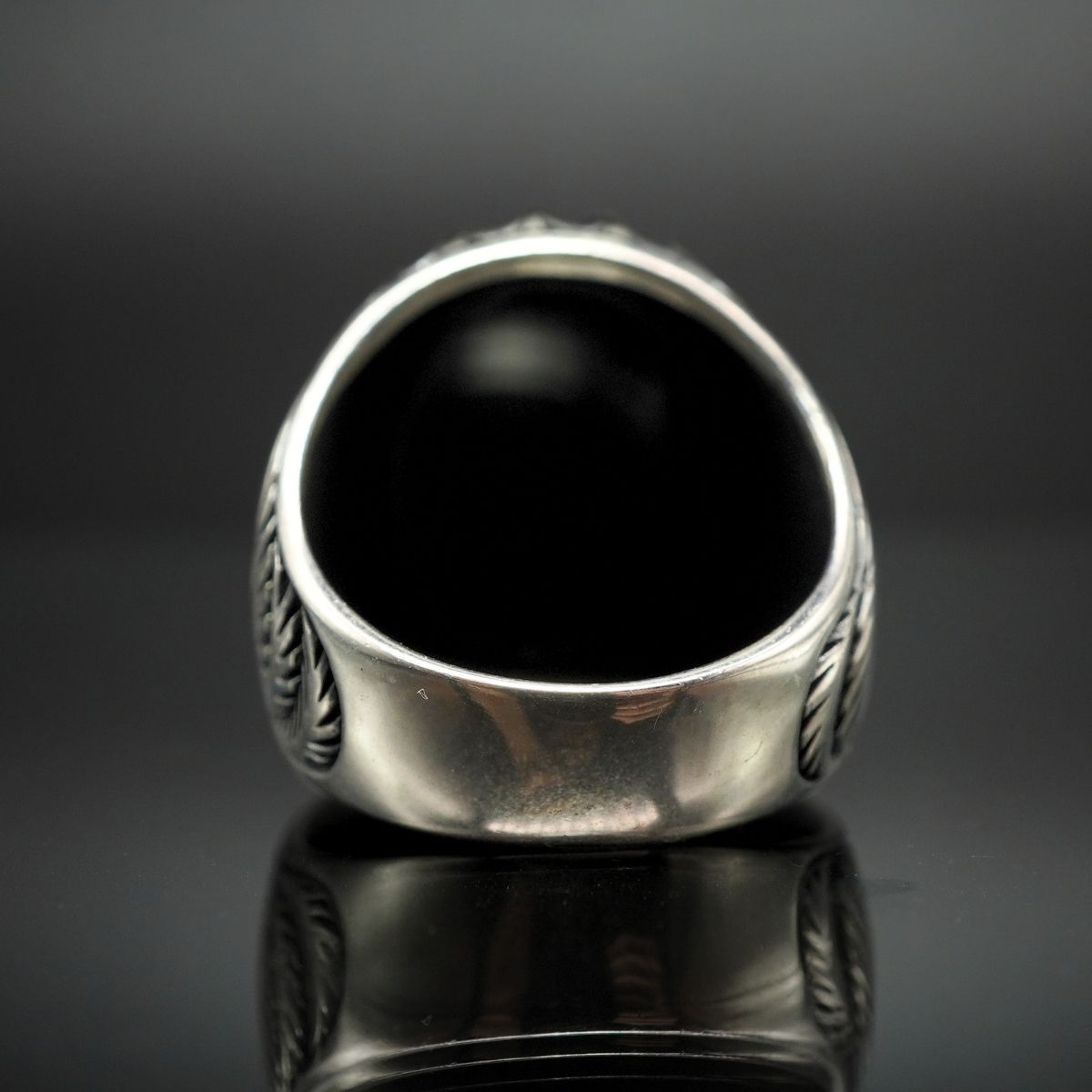 MEN SILVER RING IN BLACK ONYX