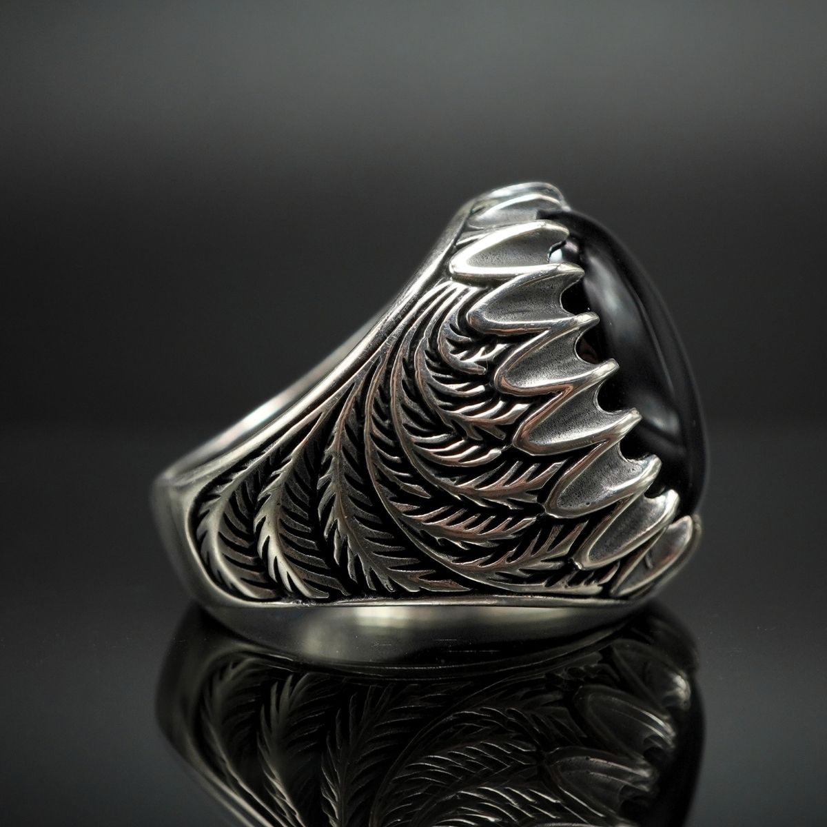 MEN SILVER RING IN BLACK ONYX