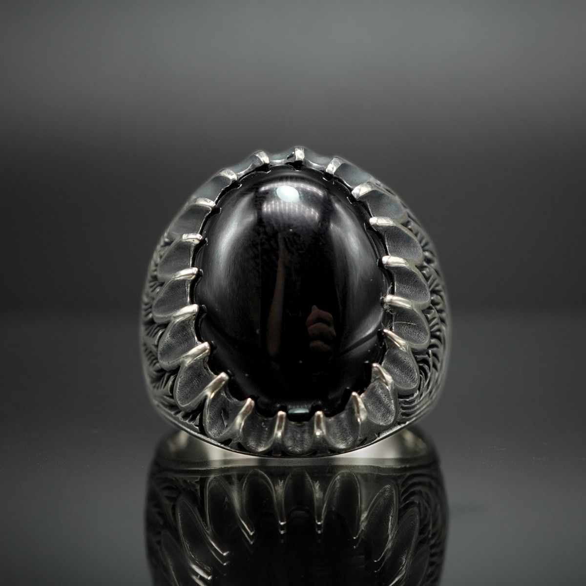 MEN SILVER RING IN BLACK ONYX