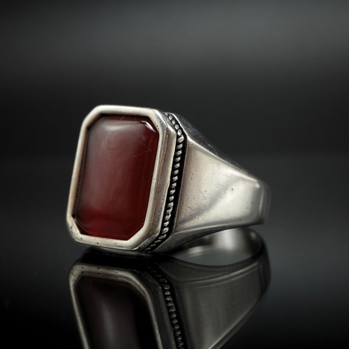 MINIMALIST PINKY SILVER RING FOR MEN IN AGATE