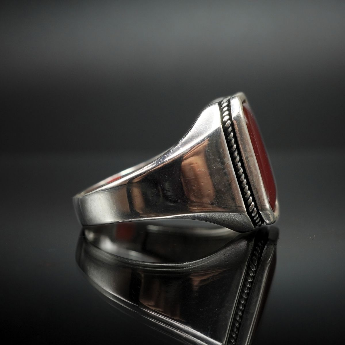 MINIMALIST PINKY SILVER RING FOR MEN IN AGATE