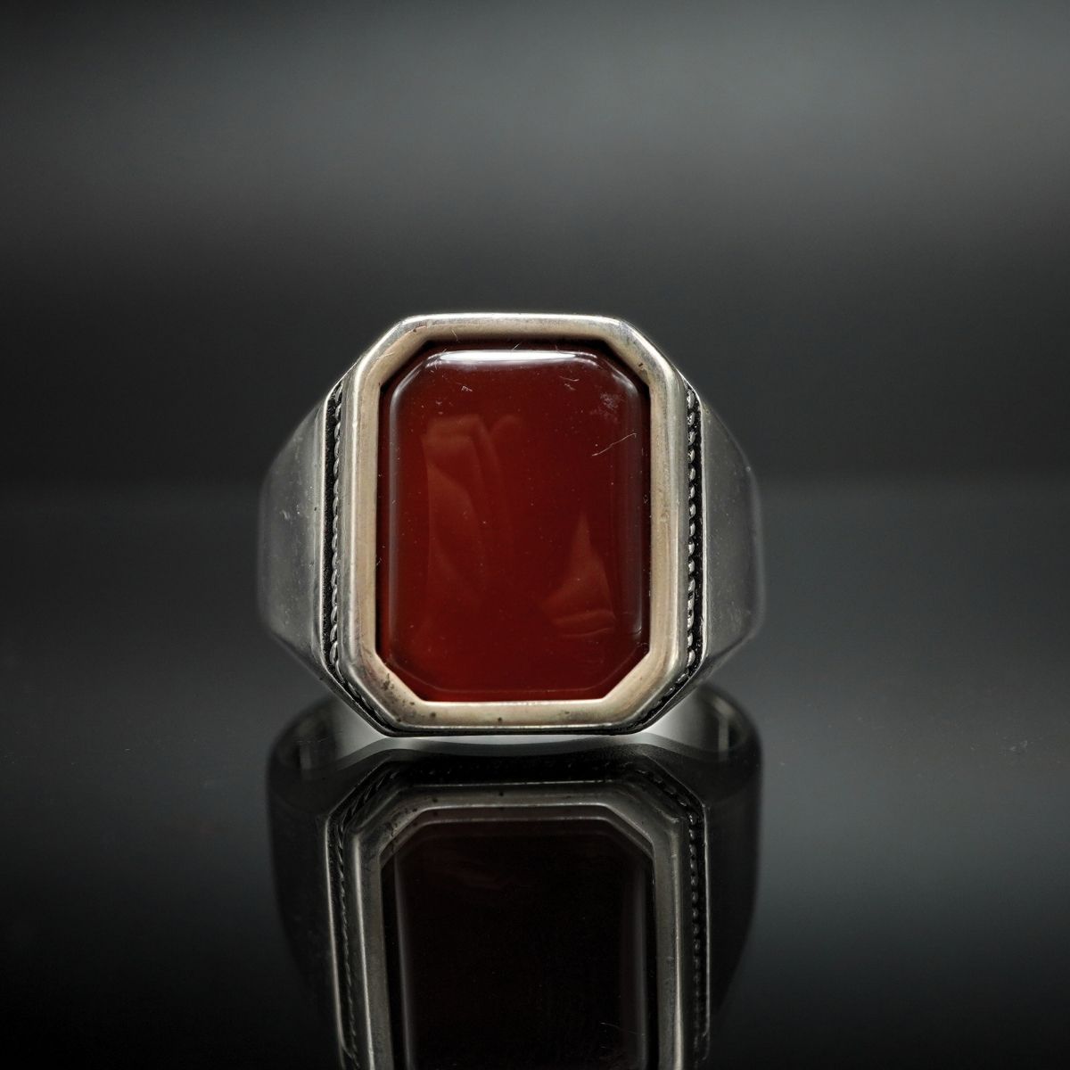 MINIMALIST PINKY SILVER RING FOR MEN IN AGATE
