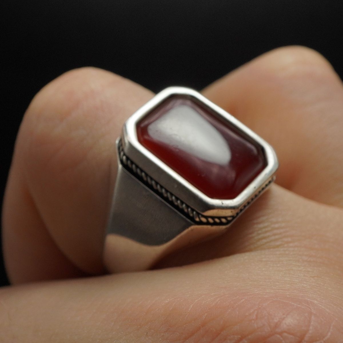 MINIMALIST PINKY SILVER RING FOR MEN IN AGATE