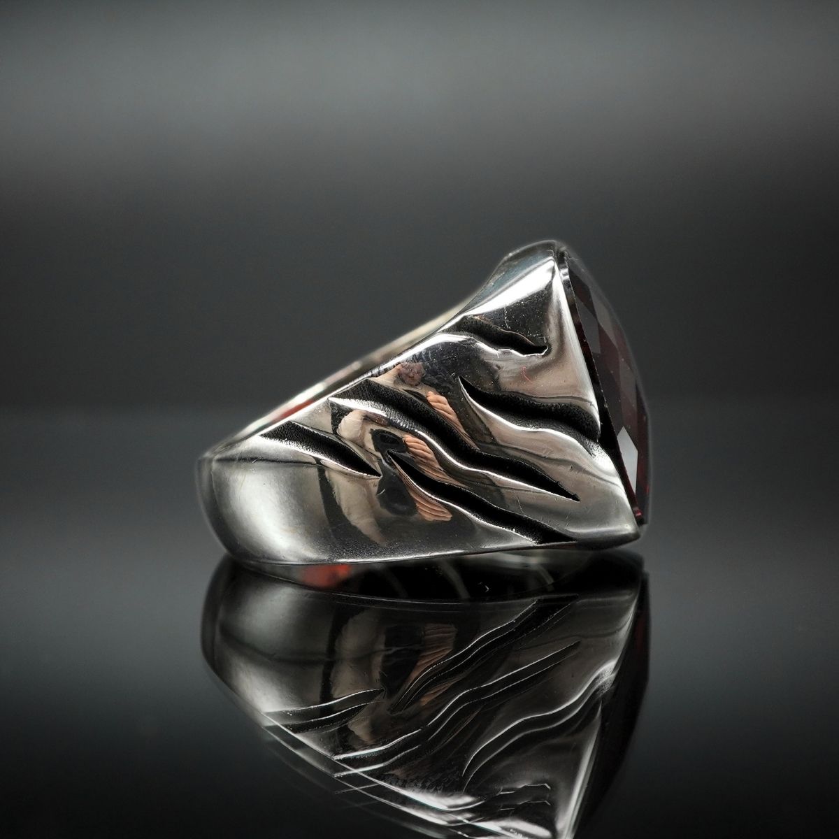 RUBY GEMSTONE HANDMADE RING IN 925 STERLING SILVER