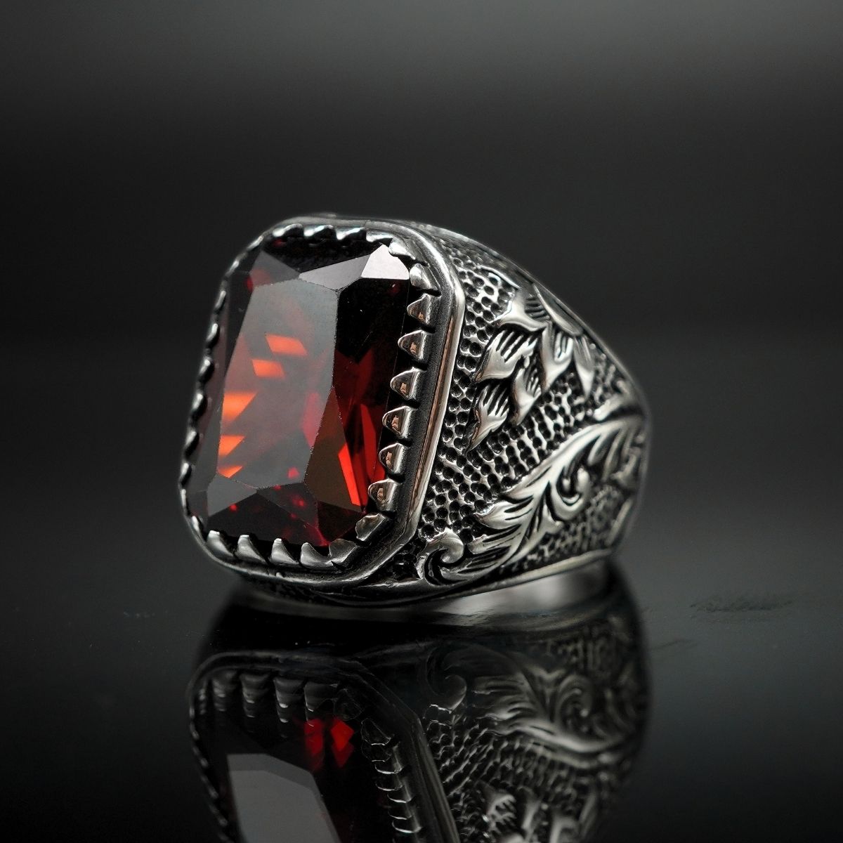 RUBY MEN RING IN SILVER