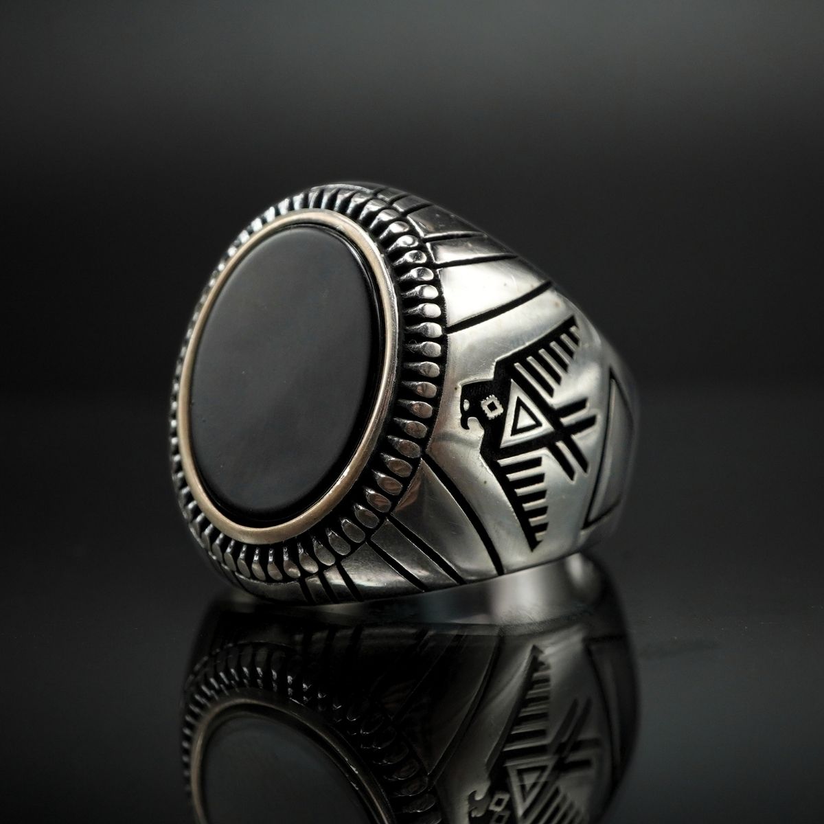 VINTAGE TENGRI BIRD 925 STERLING SILVER RING IN ONYX