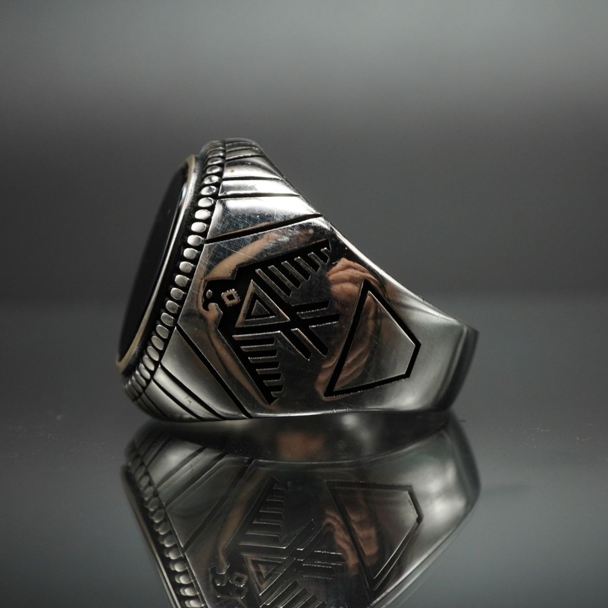 VINTAGE TENGRI BIRD 925 STERLING SILVER RING IN ONYX