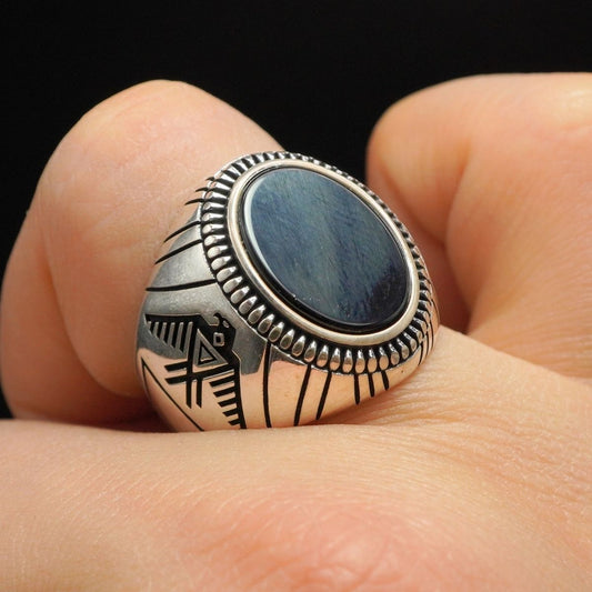 VINTAGE TENGRI BIRD 925 STERLING SILVER RING IN ONYX